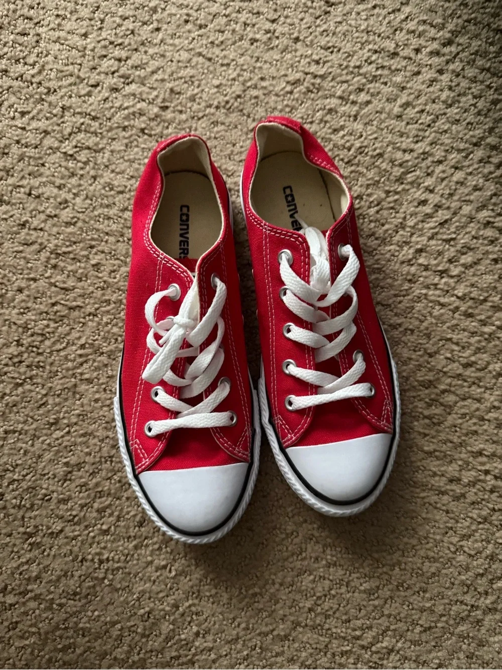 Red low top converse